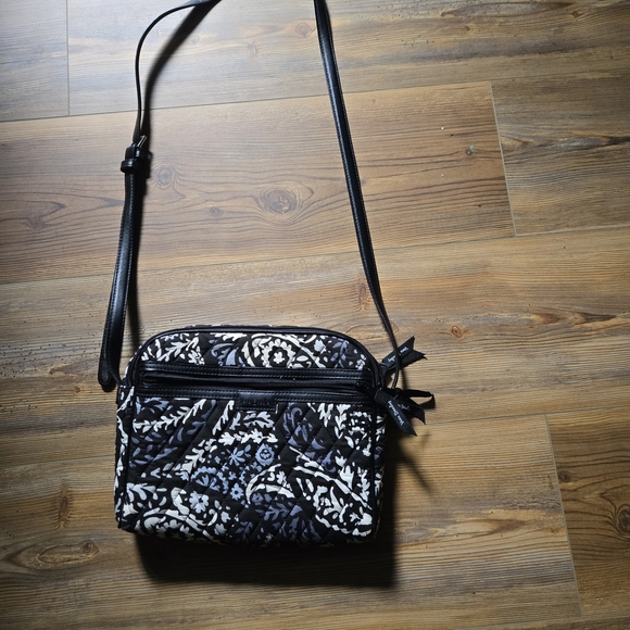 Vera Bradley Elegant Black and Cream Crossbody Bag - Picture 2 of 8